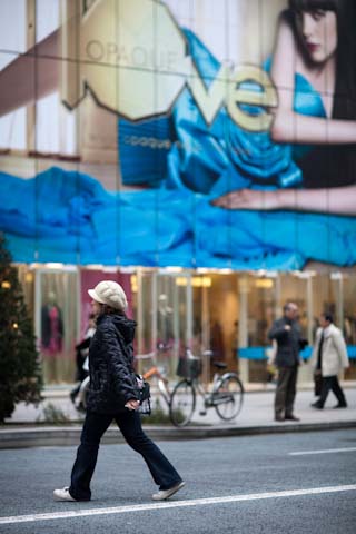 Ginza is made for strolling and Sundays.