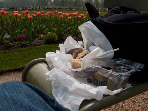 Cheese, bread, olives and the gardens.....perfect!