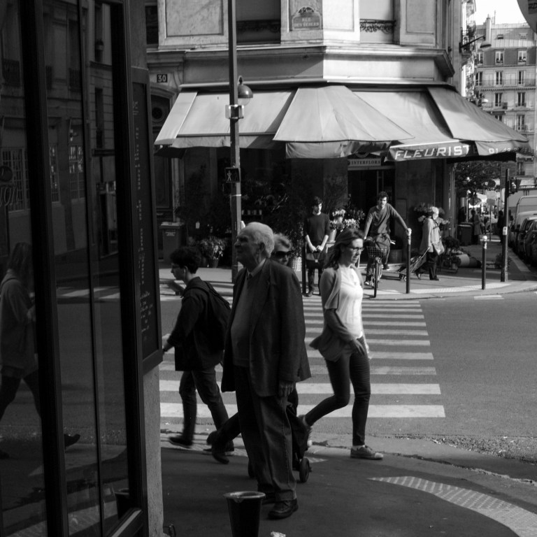 Leica M9 Zone Focus Trial with 50mm Summicron Type IV - Paris, France