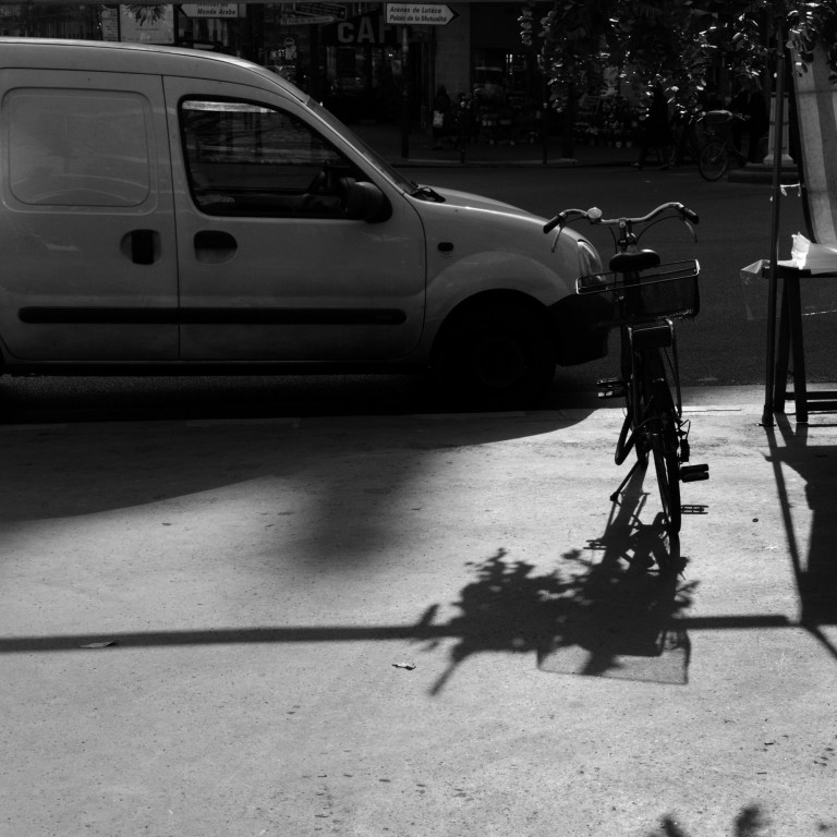 Leica M9 Zone Focus Trial with 50mm Summicron Type IV - Paris, France