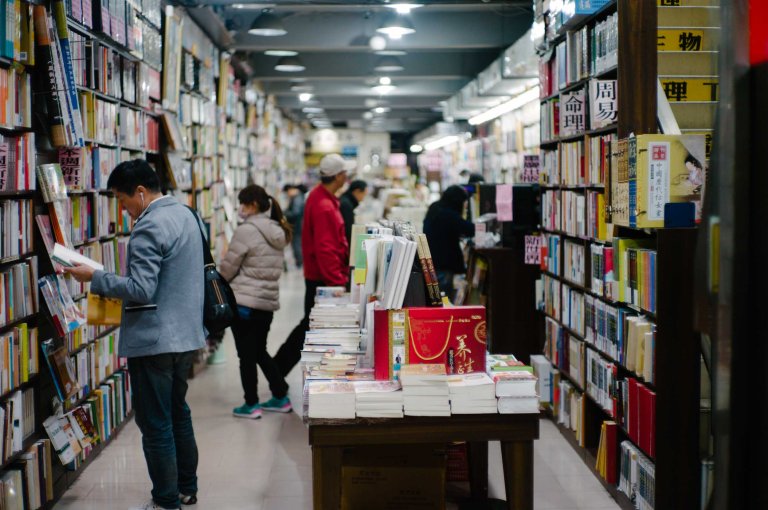 Yes, people still do read books made from paper. (Leica M9 w/ Canon 50mm f/1.4 LTM @1.4)