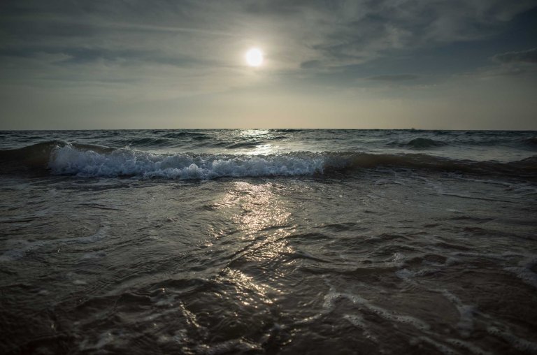 The sun getting lower on the horizon. (Ricoh GR)