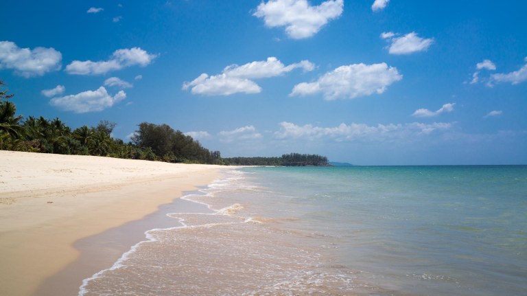 Clear, warm turquoise water and empty beaches as far as the eye can see. (Sony RX1r)