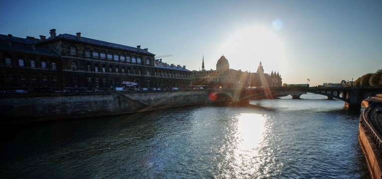 Embrace the Flare! Ricoh GR with 21mm lens adapter (Jardin du Luxembourg, Paris)