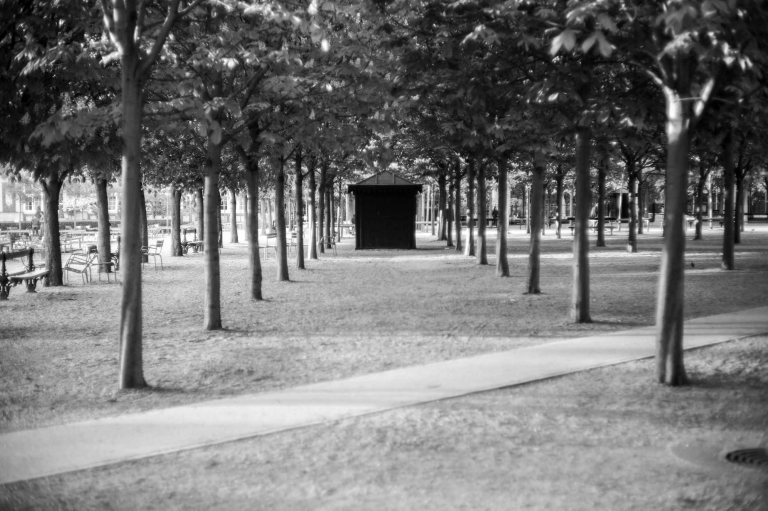 Kiosk in the Park (Leica M9 with Canon 50mm f/1.4 LTM)