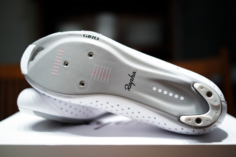 Rapha joined up with Giro and uses the EC90 SLXII carbon sole for rigidity and lightness. (Sony RX1r)