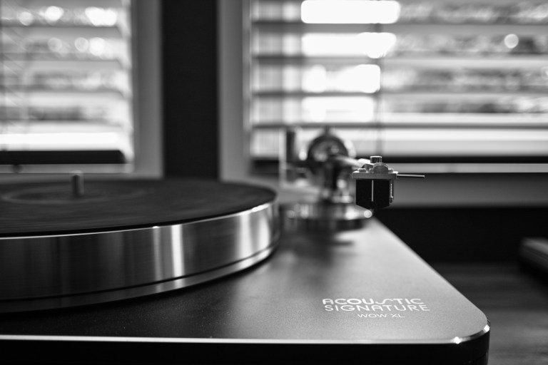 A beautiful turntable at Gig Harbor Audio. (Sigma DP1 Quattro)