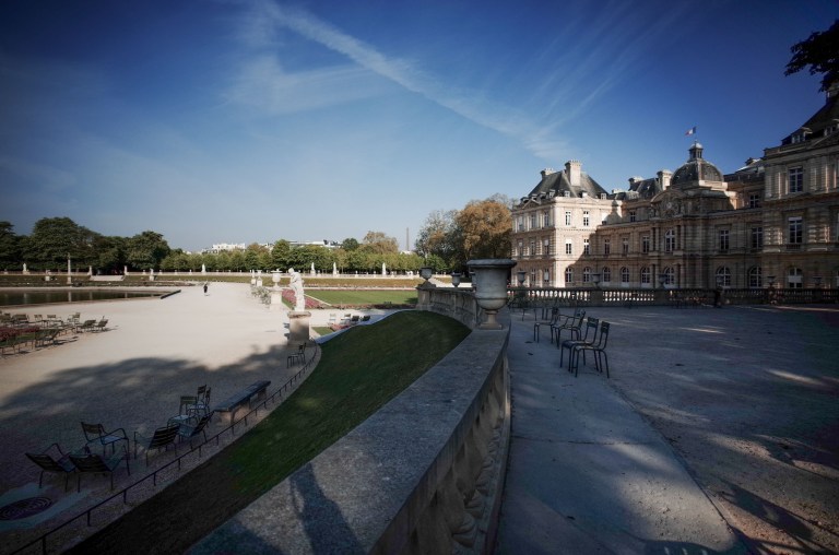 The centerpiece of the park would be the palace and the large pool in front. In the summer months you'll find kids pushing sailboats across the pond and racing to the other side to send it off in another direction.