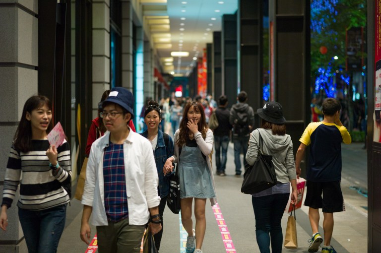 Sunday night shopping. Leica M9 and 75mm Summarit.