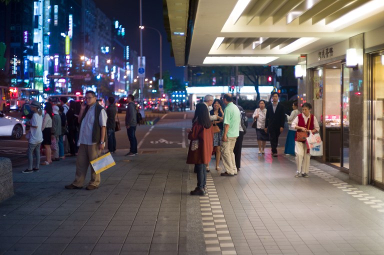 Chatting. (Leica M9 with Canon 50mm f/1.4 LTM)
